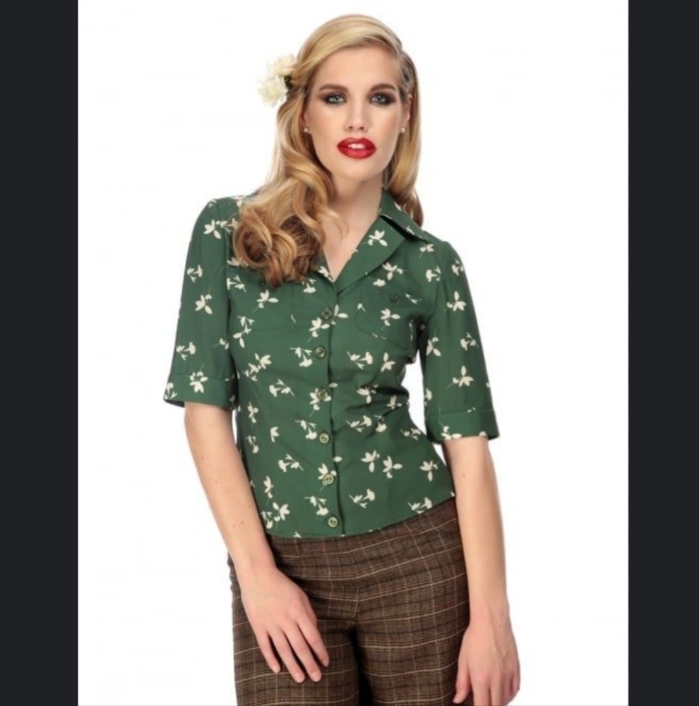 Collectif Vintage Green Button Down Shirt with Notched Collar Euc